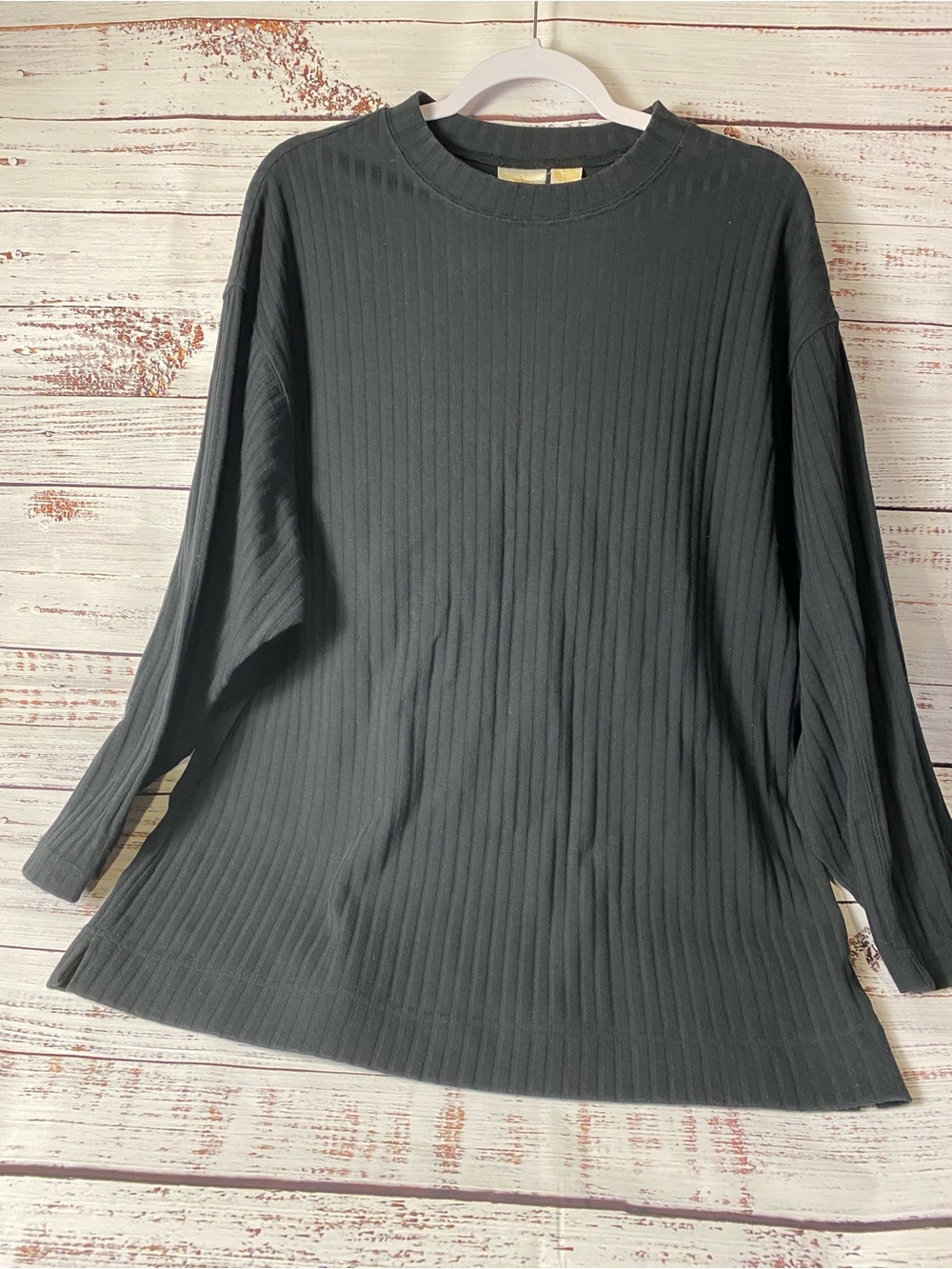 Black Ribbed Long-Sleeve Crewneck Top Sz-M